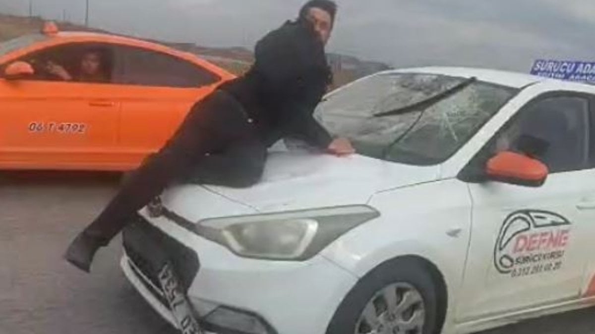 Ankara’da Trafik Tartışması Dehşete Döndü: Sürücüyü Kaputta Metrelerce Sürüklediği Anlar Gündem Oldu