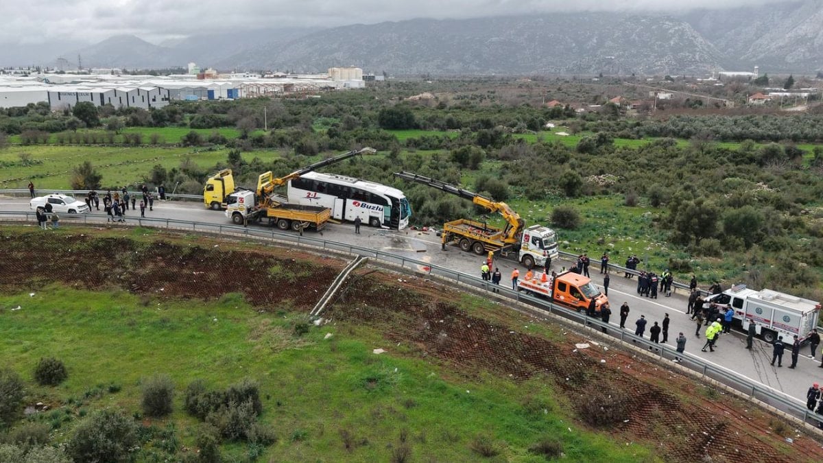 Antalya Döşemealtı’nda otobüs kazası: Sağ kurtulanlar sis, hız ve yol tehlikesini anlattı