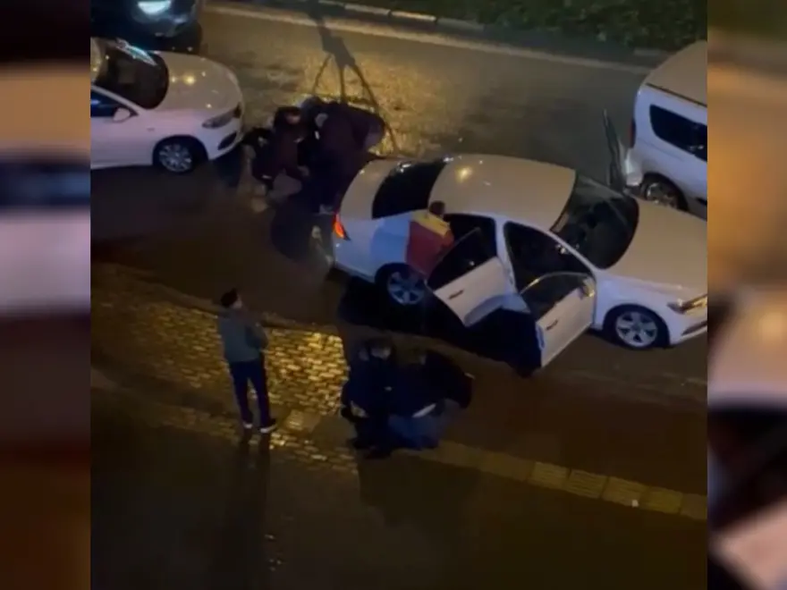 Otomobilden bomba çıktı