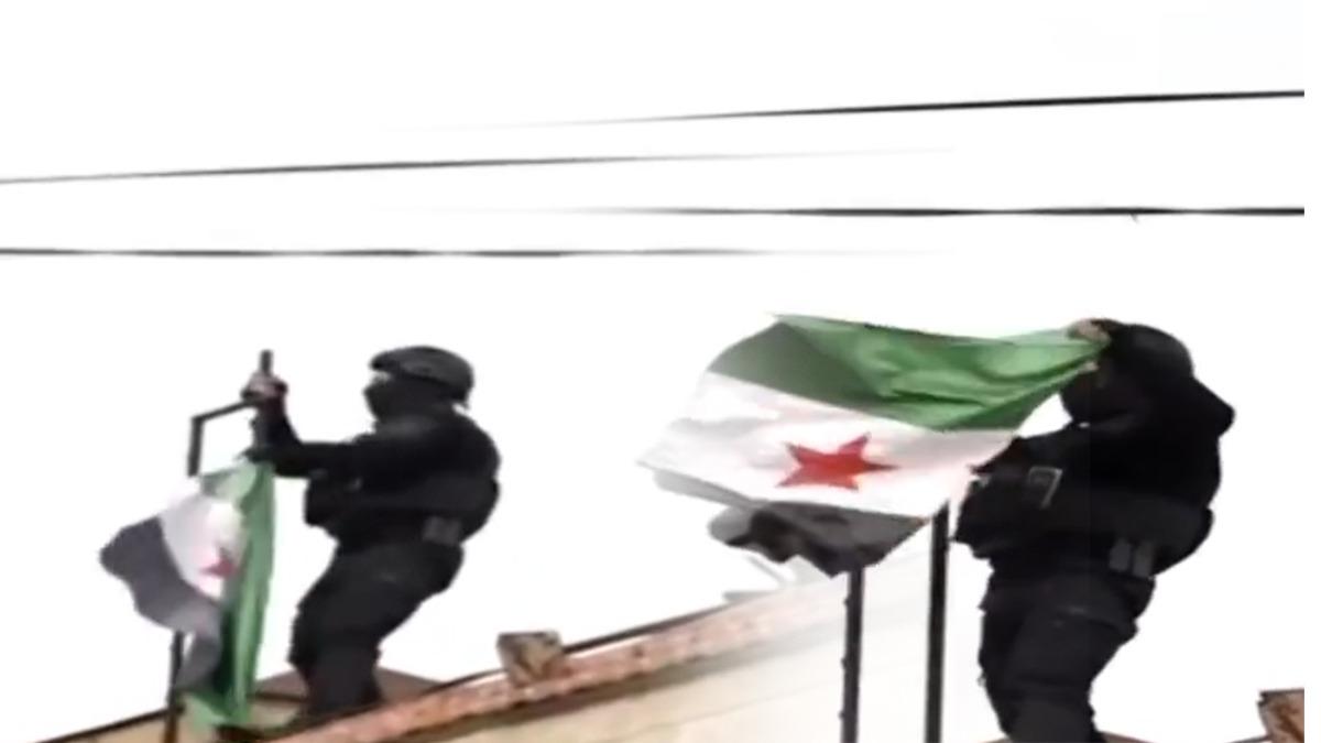 Haseke’de Kritik Gelişme: Şam Konvoyu Kent Merkezine Girdi, Suriye Bayrağı Yeniden Gönderde Görüntülendi