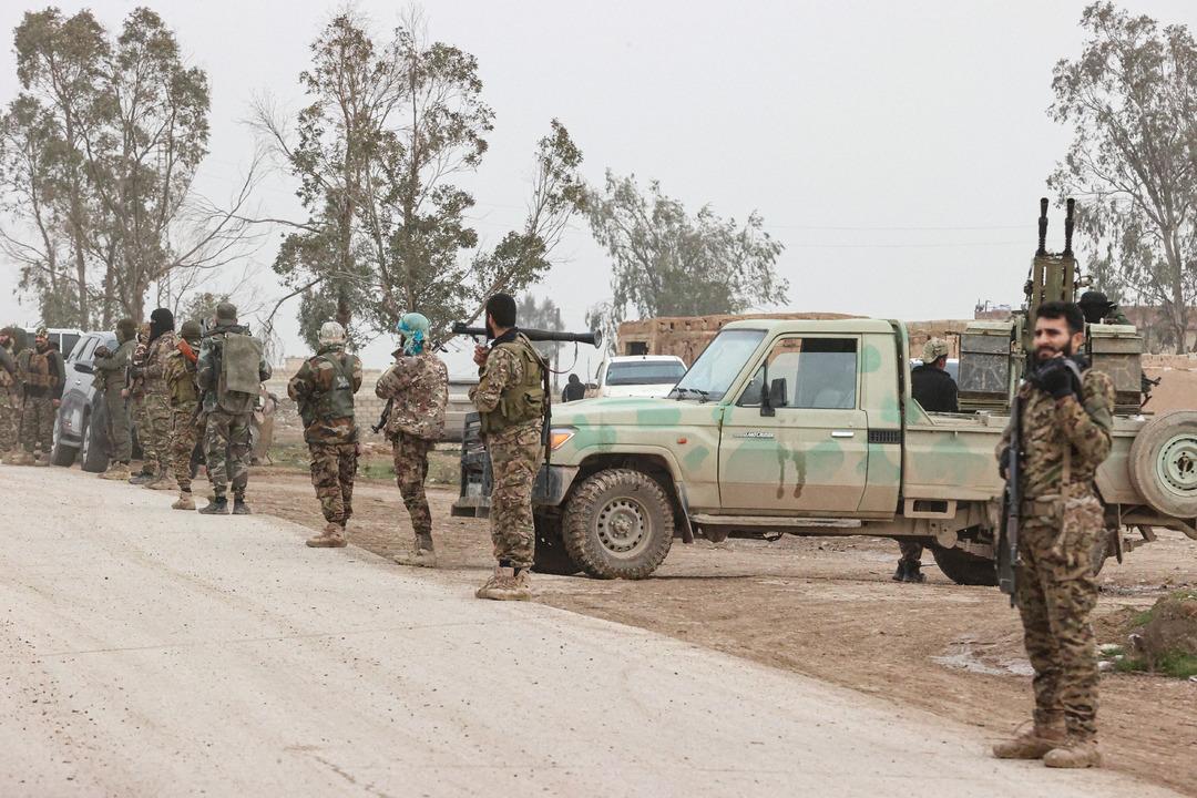 Şam yönetimi Haseke de: Suriye bayrağı göndere çekildi 6