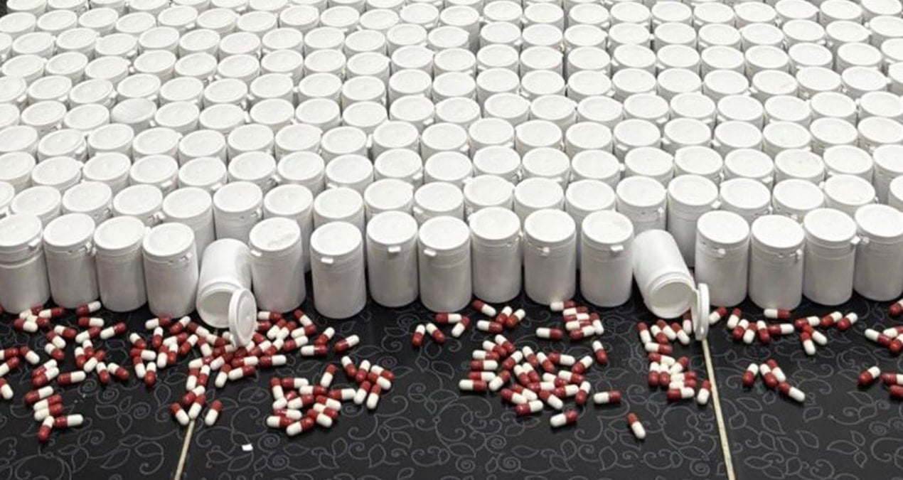 İzmir’de Dev Narkotik Operasyonu: 10 Adrese Baskında 450 Bin Hap ve 1,66 Kilo Kokain Yakalandı!