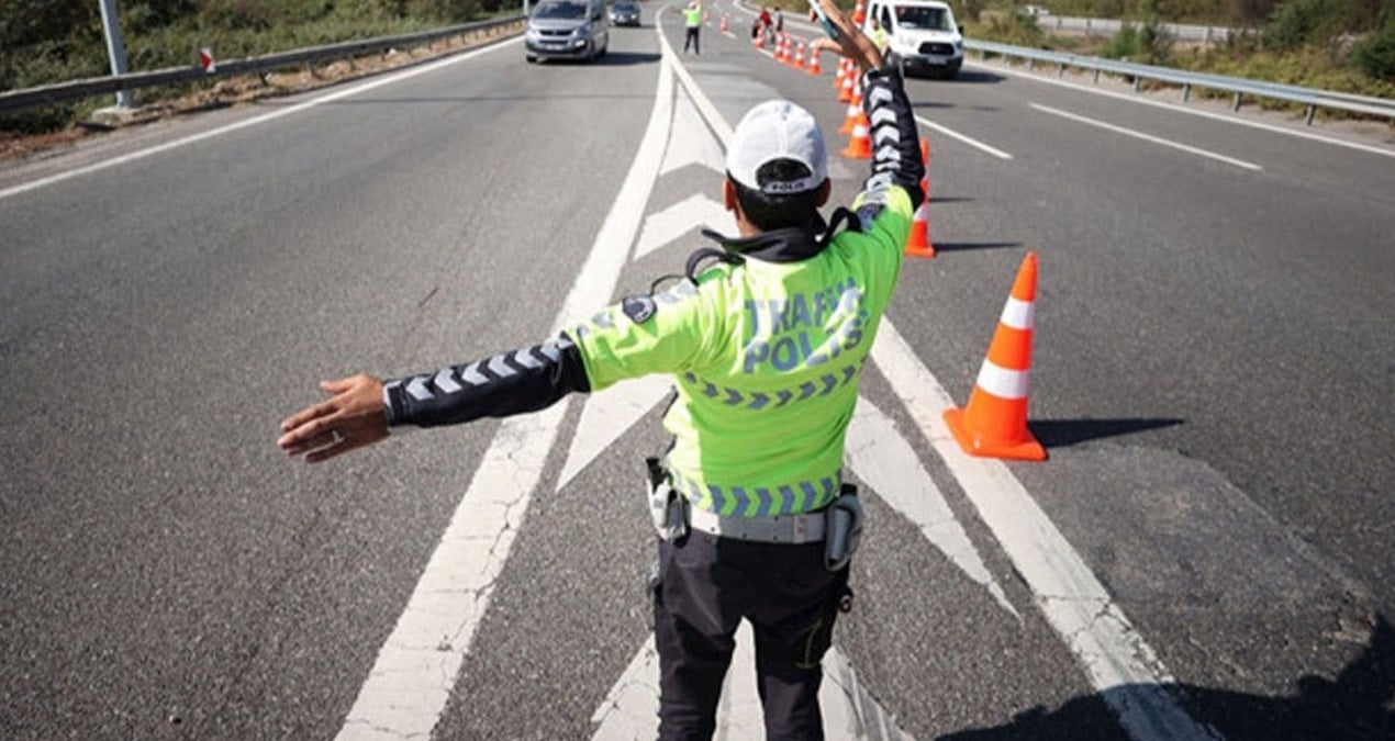 Kırklareli’nde Heyelan Alarmı: Toprak Kayması Sonrası Kapanan Yol 1 Saatte Yeniden Açıldı