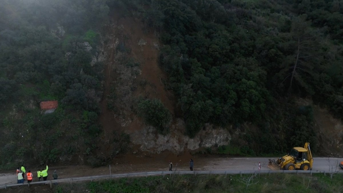 Mudanya–Gemlik yolunda heyelan sonrası kritik gelişme: Temizlik bitti, trafik yeniden başladı