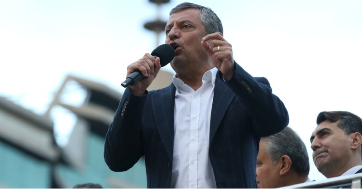 Özgür Özel’den İzmit’te Dikkat Çeken Mesaj: “9 Mart’ı Bekliyoruz” Diyerek Süreci İşaret Etti